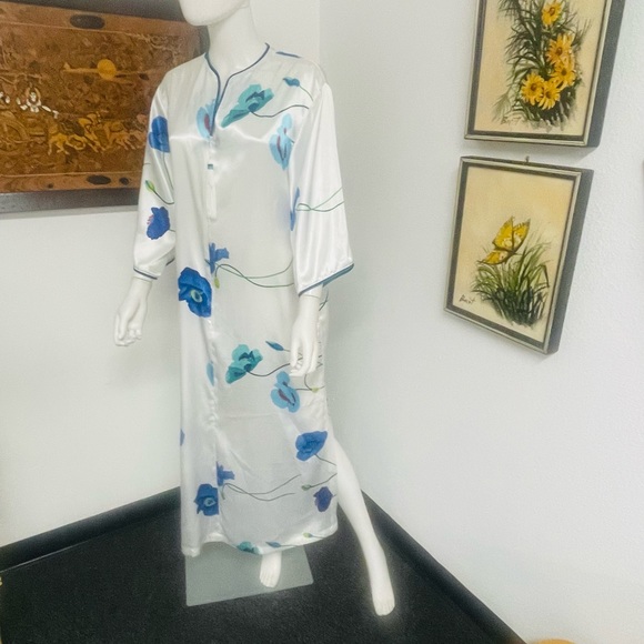 Valentino Blue Floral Nightgown Size Petite - Picture 3 of 7